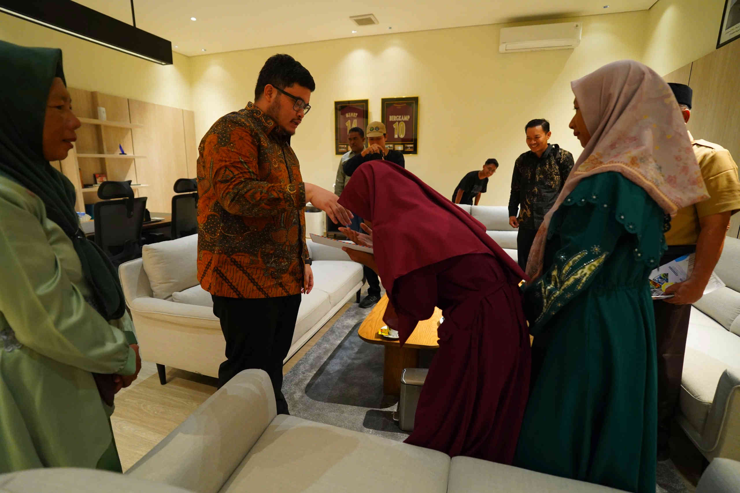 Mas Dhito Beri Dukungan untuk Aulia, Wakili Kabupaten Kediri di Ajang OMATIQ 2025