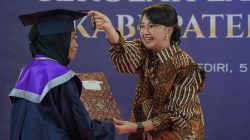 Mbak Cicha Mewisuda Ribuan Lansia Dalam Program Selantang