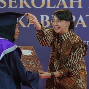 Mbak Cicha Mewisuda Ribuan Lansia Dalam Program Selantang