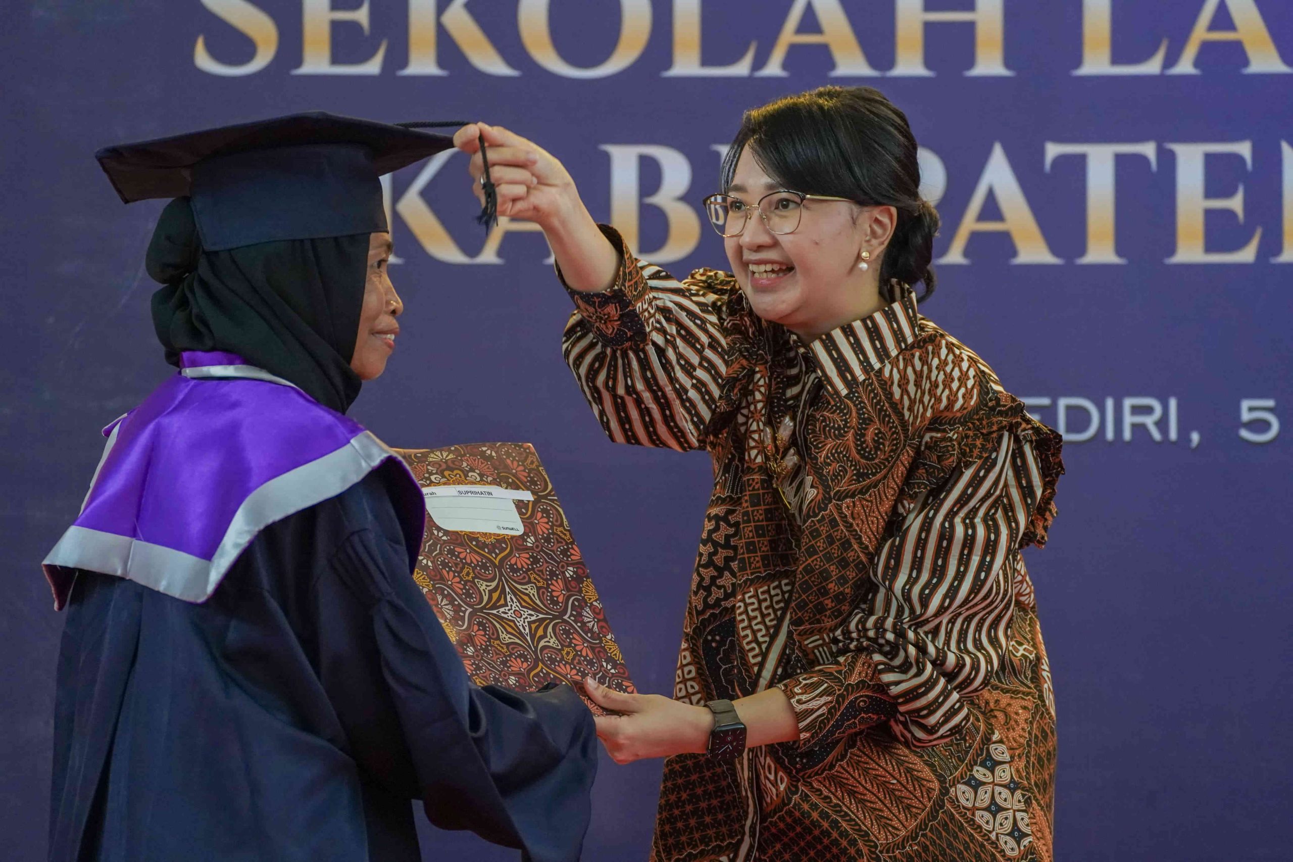 Mbak Cicha Mewisuda Ribuan Lansia Dalam Program Selantang