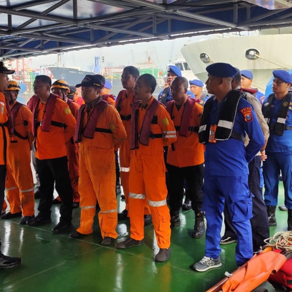 KN SAR Permadi Dikerahkan untuk Evakuasi ABK MV Girolando Express yang Sakit