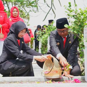 Hari Pahlawan 2025, Wali Kota Kediri Vinanda Prameswati Ajak Generasi Muda Terus Bergerak dan Berkarya