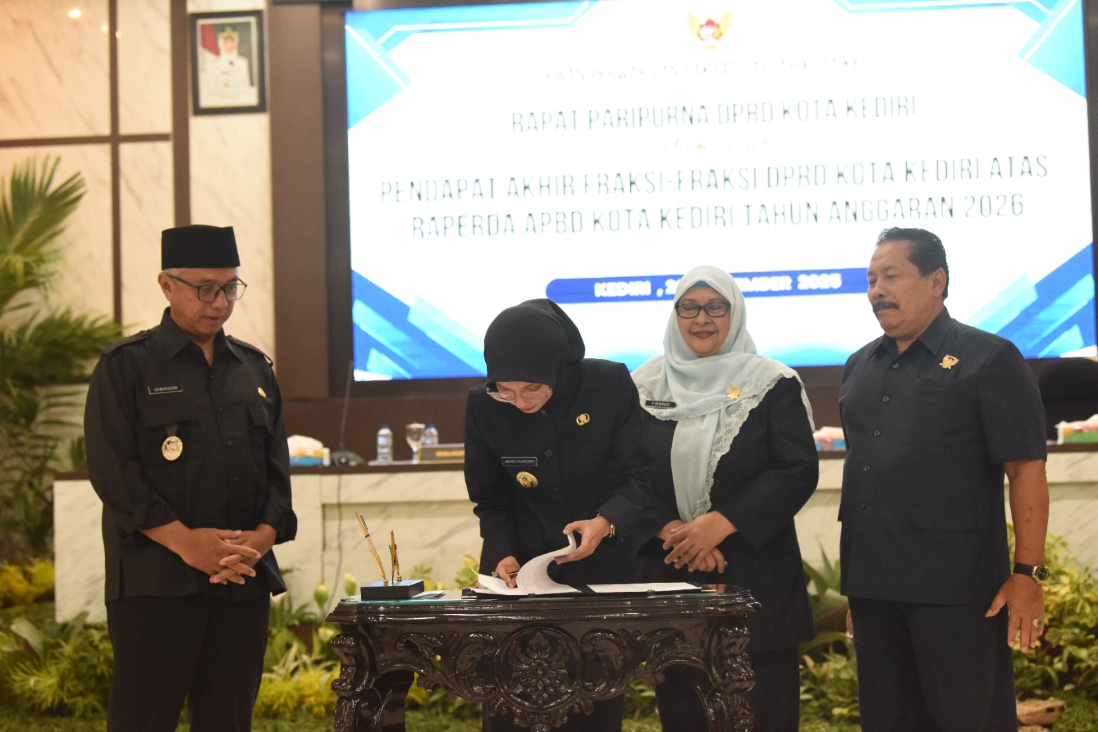 DPRD dan Wali Kota Kediri Setujui APBD 2026, Infrastruktur Sekolah Menjadi Sorotan