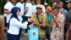 Peringati Hari Bakti Kemenimipas 2025, Lapas Banyuwangi Bagikan Puluhan Paket Sembako