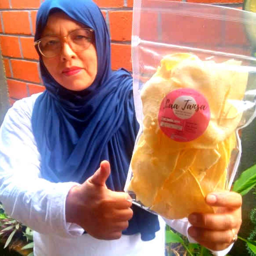Kisah Tasminingsih, Ibu Rumah Tangga yang Bangkit Lewat Usaha Keripik Gadung Laa Tansa