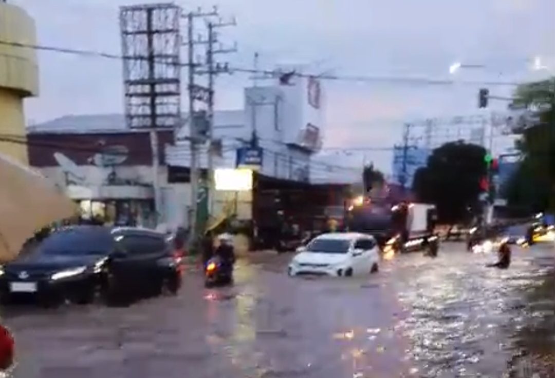 Dinas PU Pengairan Banyuwangi Kerahkan Pompa Air Portable Guna Atasi Luapan Air Sungai