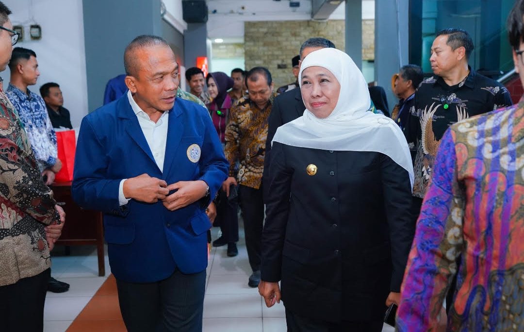 Kapolda Jabar Irjen Pol. Rudi Setiawan Raih Doktor, Ini Respon Ketum IKA Unair Khofifah