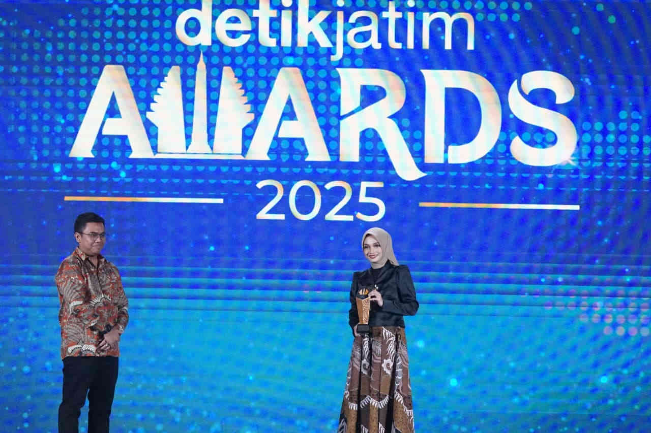 Mbak Wali Kediri, Vinanda Prameswati Raih Penghargaan Program Ekonomi Terpuji di detikjatim Award 2025