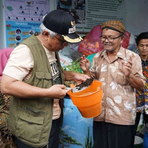 Gus Qowim Ajak Masyarakat Melihat Sampah sebagai Peluang Ekonomi Baru