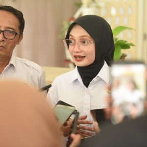 Pemkot Kediri Ketatkan Pengawasan, Mbak Wali Teken Internal Audit Charter