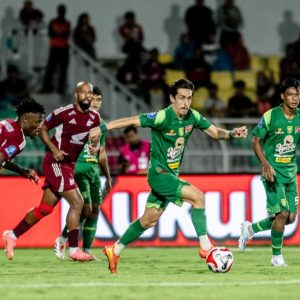 Duel Sengit PSM vs Persebaya Berakhir Imbang