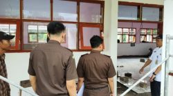 Kejaksaan Negeri Jember Datangi Pembangunan Gedung SMPN l Gumuk Mas, Ada Apa !
