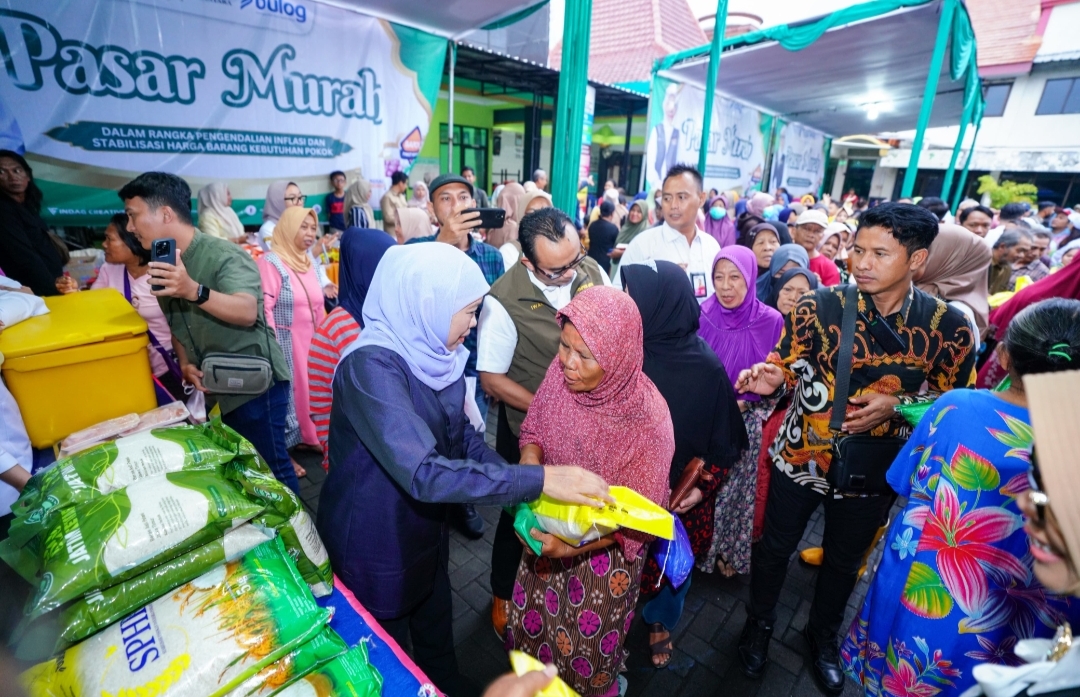 Upaya Stabilkan Harga Jelang Nataru, Pemprov Jatim Rajin Gelar Pasar Murah