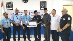 PMI Jatim Terima Donasi Rp50juta dari Tjiwi Kimia Sidoarjo untuk Bencana Aceh dan Sumatra PMI Jatim Terima Donasi Rp50juta dari Tjiwi Kimia Sidoarjo untuk Bencana Aceh dan Sumatra