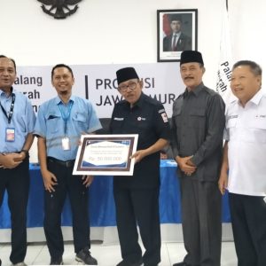 PMI Jatim Terima Donasi Rp50juta dari Tjiwi Kimia Sidoarjo untuk Bencana Aceh dan Sumatra