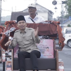 Presiden Prabowo Serahkan 100 Unit Becak Listrik di Jember