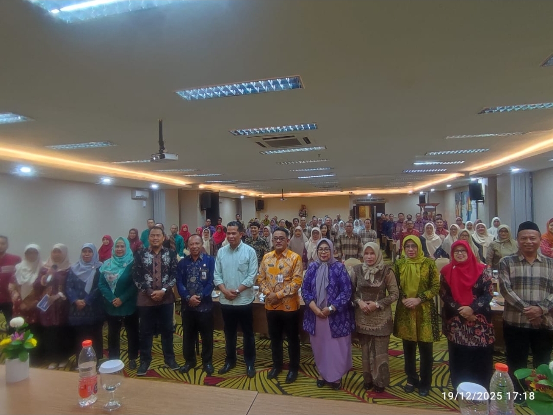 Target Bebas Hukum, Kepala SMAN dan Komite Dapat Pelatihan Manajemen Mutu Sekolah