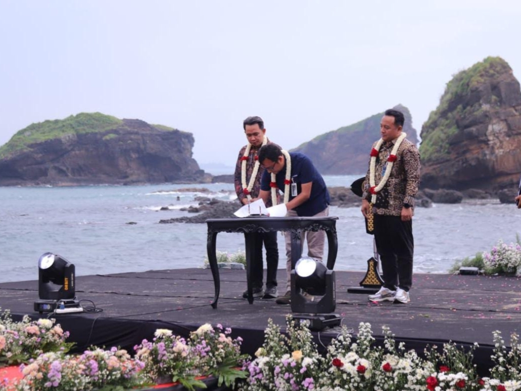 Tingkatkan Kunjungan Wisatawan di Pantai Papuma, Pemkab Jember jalin Kerjasama Dengan Perhutani dan Palawi Resorsis 