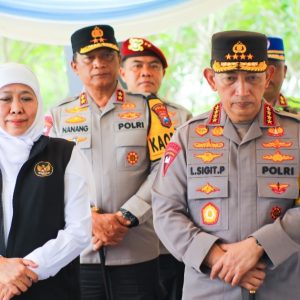 Kapolri Jendral Listyo Sigit dan Gubernur Khofifah Ziarah dan Peletakkan Batu Pertama Rumah Singgah dan Museum Pahlawan Nasional Marsinah di Nganjuk