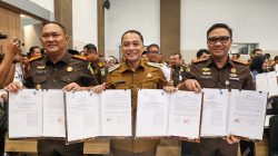 Teken PKS dengan Kejari, Tahun 2026 Surabaya Siap Terapkan Pidana Sanksi Sosial Teken PKS dengan Kejari, Tahun 2026 Surabaya Siap Terapkan Pidana Sanksi Sosial