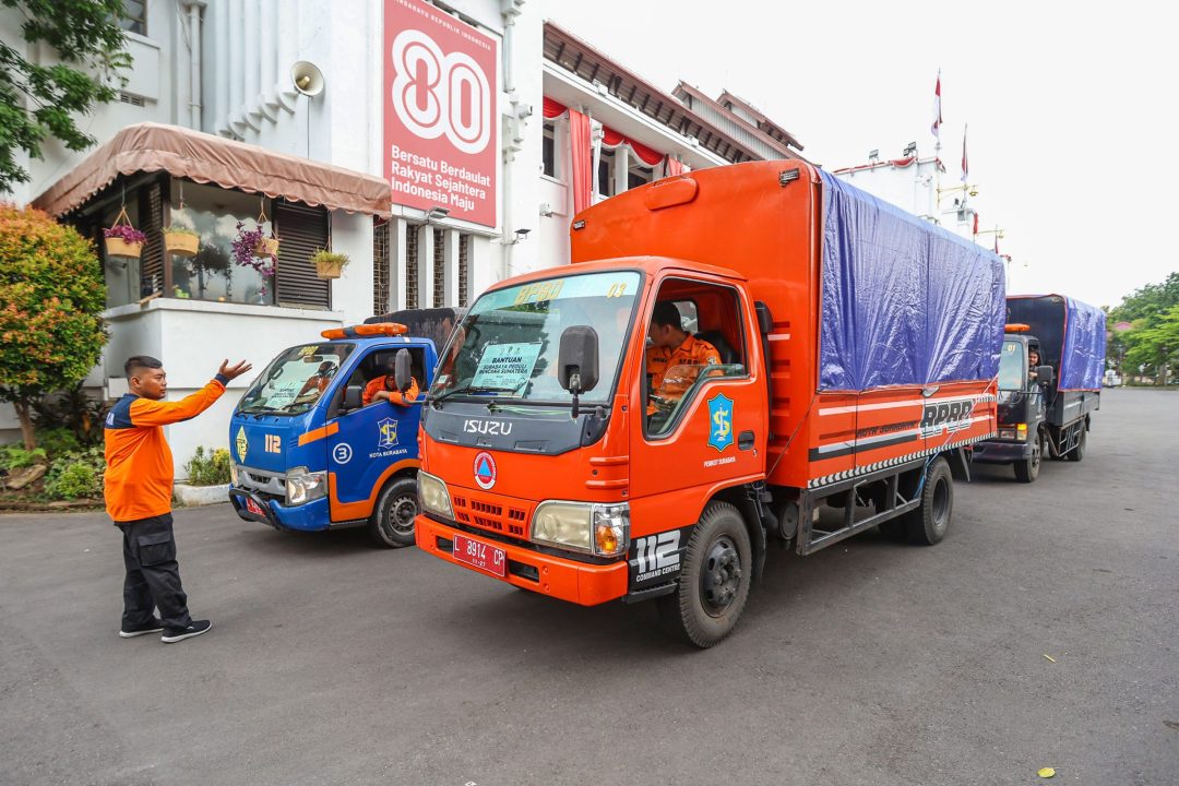 Empat Truk Logistik Bantuan Kemanusiaan Surabaya Kembali Diterbangkan ke Sumatera
