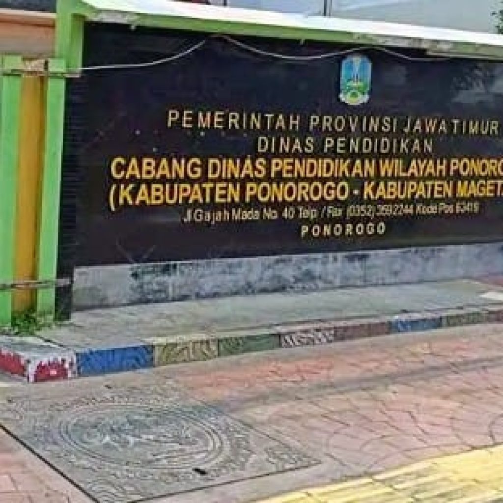 Plt. Kepala Cabang Dinas Pendidikan Ponorogo – Magetan Menghindar Dari Media