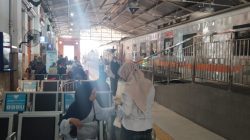 Menjelang Nataru, Stasiun Sidoarjo Dipadati Ribuan Penumpang