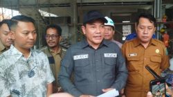 Subandi Menyoroti Proyek Bahan Bangunan Pos Damkar Harus Sesuai Dokumen Perencanaan Subandi Menyoroti Proyek Bahan Bangunan Pos Damkar Harus Sesuai Dokumen Perencanaan