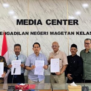 Penggugat Dan Tergugat Perkara PAW Nur Wakhid Tandatangani Kesepakatan Damai