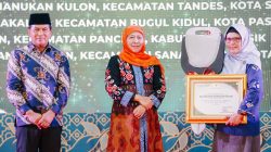 30 Desember 2025 – Gubernur Khofifah Serahkan Penghargaan Lingkungan Hidup 2025, Dorong Pembangunan Jatim yang Lestari dan Berkeadaban