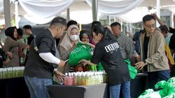 Warga Prasejahtera Surabaya Diguyur Ribuan Paket Sembako