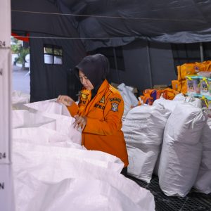 Pemkot Surabaya Kirim Beras dan Donasi Uang untuk Korban Bencana Sumatera