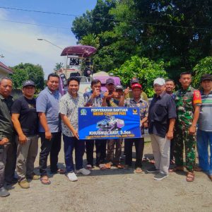 Khusnul Arif Salurkan Bantuan Senilai Rp 500 Juta, Petani Papar Kabupaten Kediri Kini Mandiri Alat Panen