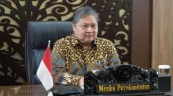 Menko Airlangga: Hilirisasi dan Industrialisasi Kunci Indonesia Naik Kelas Menko Airlangga: Hilirisasi dan Industrialisasi Kunci Indonesia Naik Kelas
