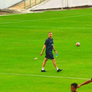 Marcos Reina Langsung Genjot Latihan: Pekan Pertama Fokus Benahi Ritme dan Taktik Persik Kediri