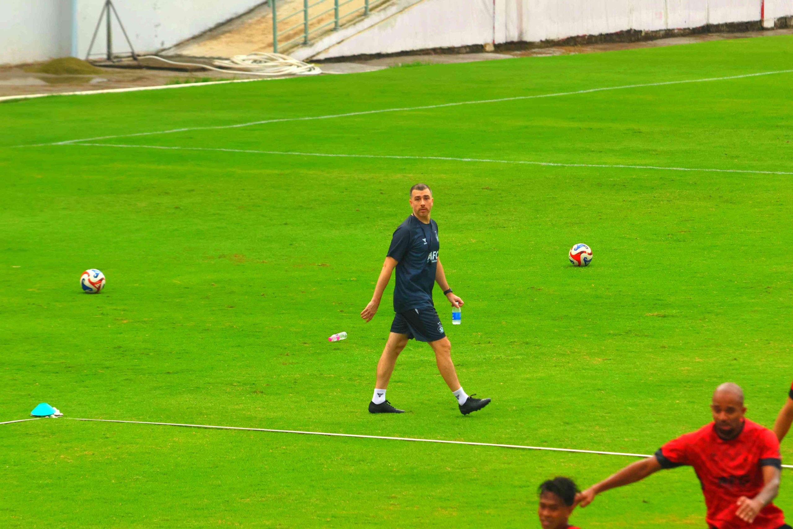Marcos Reina Langsung Genjot Latihan: Pekan Pertama Fokus Benahi Ritme dan Taktik Persik Kediri