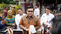 Mas Dhito Doakan Korban Bencana Sumatra, 7 Truk Bantuan Logistik Mulai Dikirim Mas Dhito Doakan Korban Bencana Sumatra, 7 Truk Bantuan Logistik Mulai Dikirim