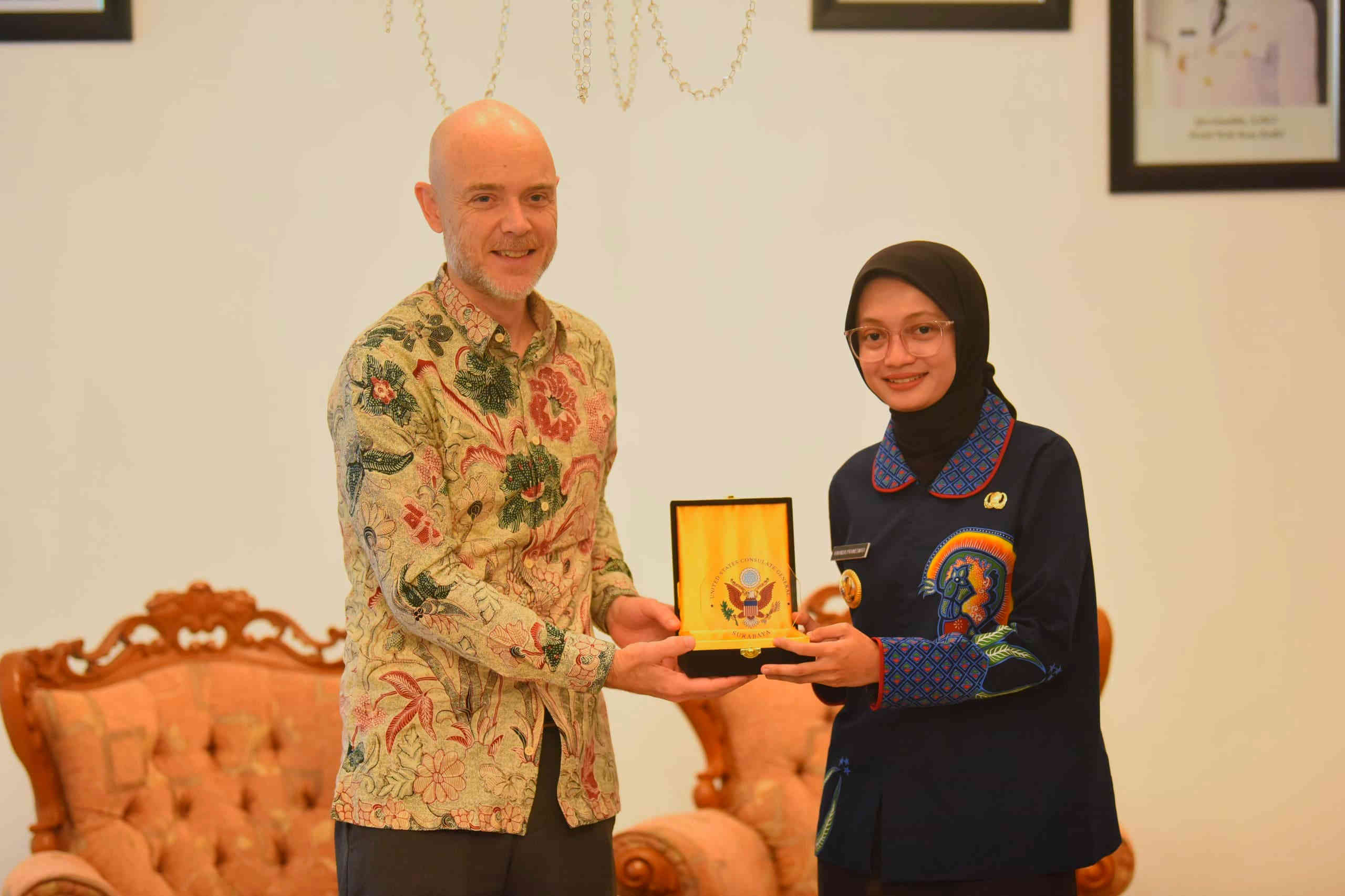 Mbak Wali Terima Audiensi Konsul Jenderal Amerika Serikat, Buka Peluang Kerja Sama Pendidikan dan Budaya