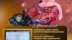 Gubernur Khofifah Terima Penghargaan “Katalis Talenta AI SMA/SMK” dari ITS Surabaya Gubernur Khofifah Terima Penghargaan “Katalis Talenta AI SMA/SMK” dari ITS Surabaya