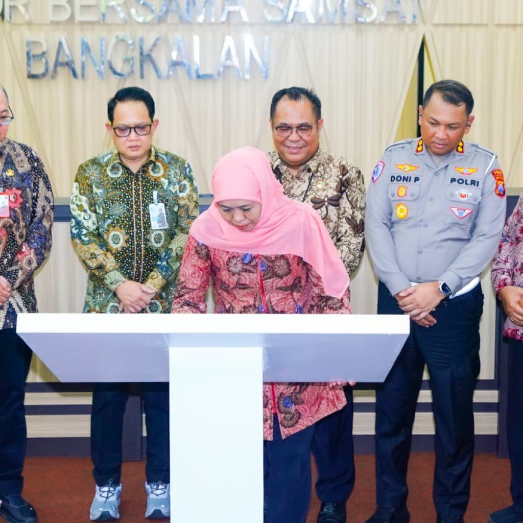 Gedung Bersama Samsat Bangkalan Diresmikan, Khofifah  Optimis Jadi Penguat Layanan Publik dan Sistem Digitalisasi Nasional 