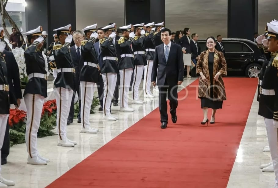 Ketua DPR Puan Terima Ketua MPR China Bahas Pemulihan Bencana Sumatra dan Aceh