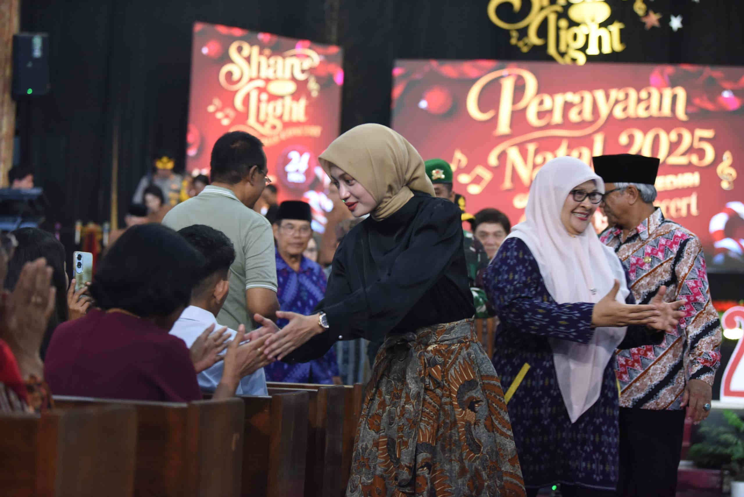 Wali Kota Kediri Bersama Forkopimda Plus Sambangi Gereja saat Natal, Teguhkan Pesan Toleransi