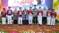 Buka Bimtek Kepsek dan Tenaga Kependidikan, Khofifah Tegaskan Sekolah Rakyat Solusi Putus Mata Rantai Kemiskinan di Jatim