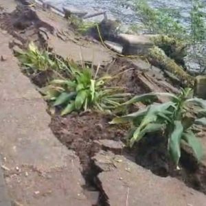 Longsor Kembali Terjadi di Telaga Sarangan, 6 Motor Tercebur, 4 Wisatawan Luka Ringan