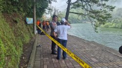 Longsor Sarangan, Polisi dan BPBD Gercep Evakuasi Korban serta 7 Motor Tercebur ke Telaga