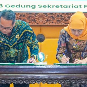 Khofifah–PTA Surabaya Teken MoU Ketahanan Keluarga, Jatim Cetak Rekor MURI Kolaborasi Hukum Terbanyak