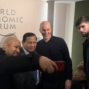Presiden Prabowo Diskusi dengan Zinedine Zidane