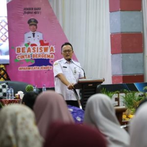 Bupati Fawaid Ajak Mahasiswa Penerima Beasiswa Kenalkan Potensi Kabupaten Jember