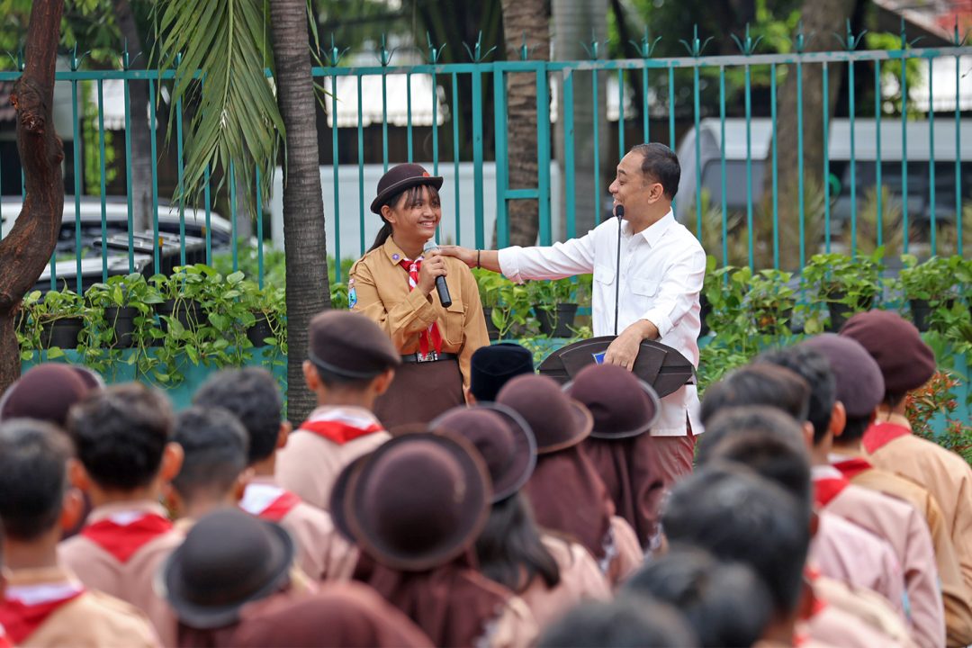 Kebijakan Pembatasan Gawai di Sekolah Surabaya Menunjukkan Hasil Positif