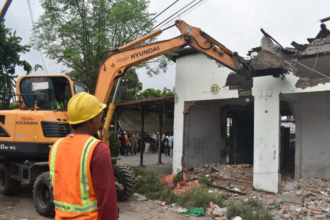Tak Penuhi Kewajiban, Pasar Simo Mulyo Surabaya Dibongkar